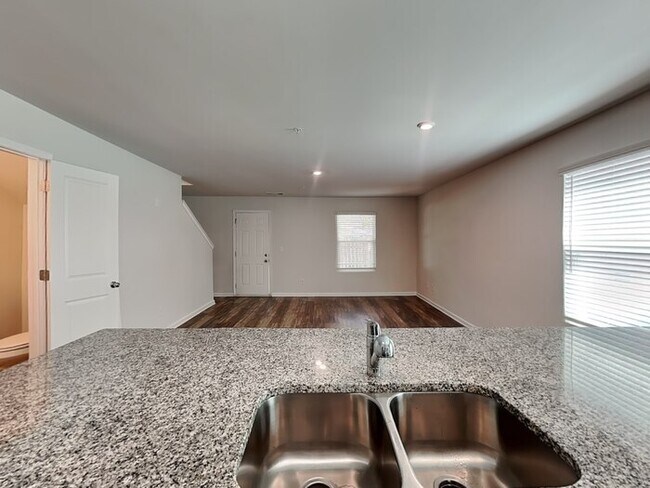 Building Photo - 1084 Benfield Ridge