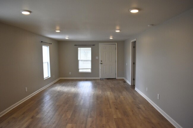 Building Photo - 2604 Cannon Ave