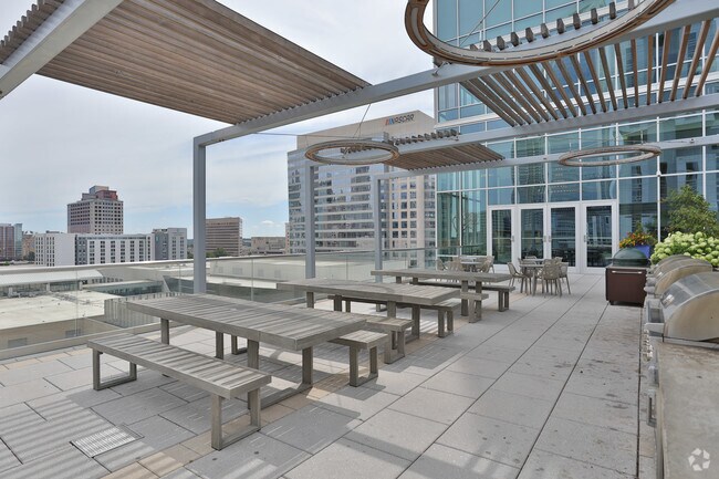 Área de piscina - The Francis