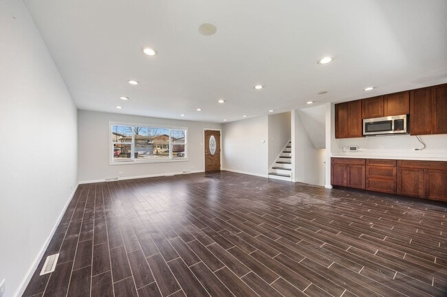 Building Photo - 1315 Prince Dr