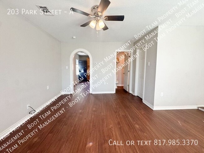 Building Photo - 203 Park St