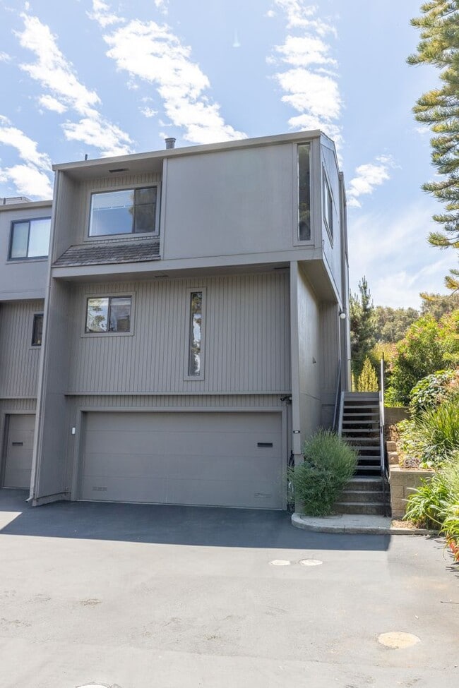 Photo - 996 Silverado Ct House