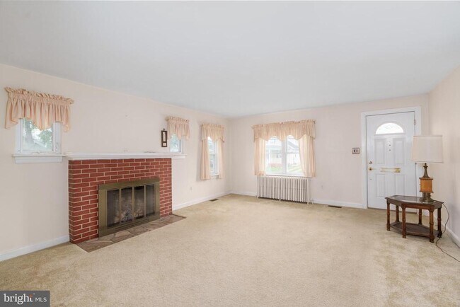 Building Photo - 200 Landing Ln