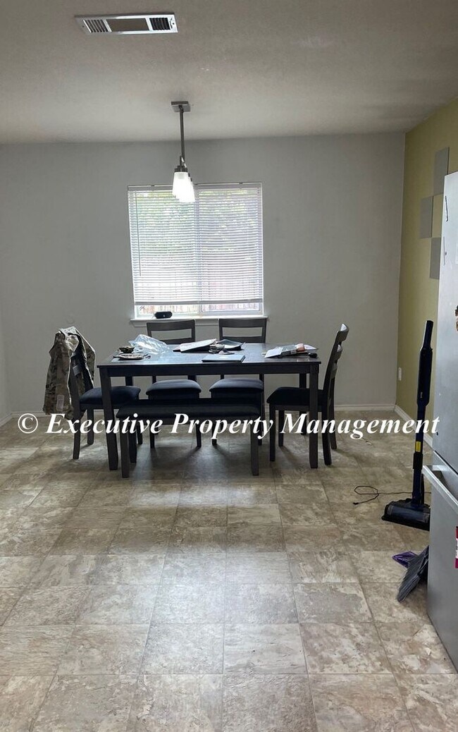 Foto del edificio - 208 Mesquite Cir