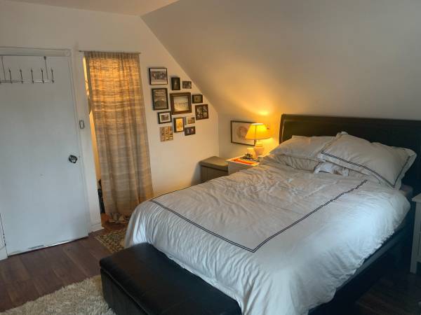 Primary Photo - Fabulous Annex 2 bedroom