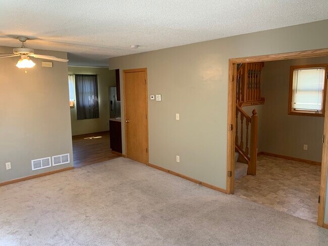Building Photo - 2827 N Aldrich Ave