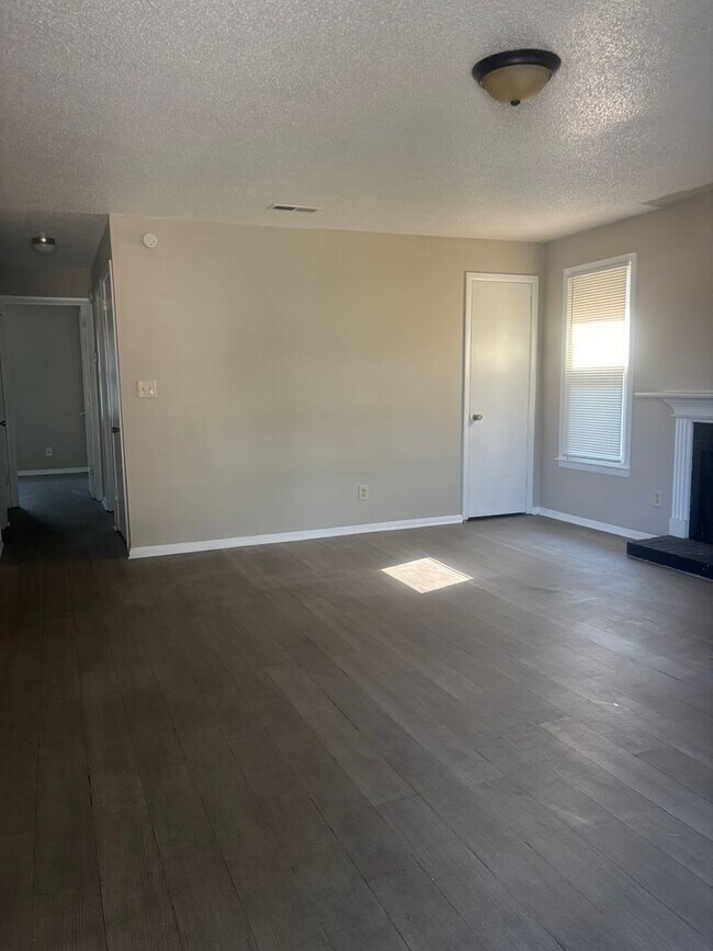 Foto del edificio - 3925 Highridge Dr SW
