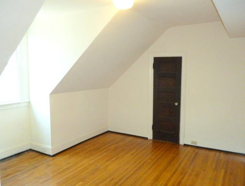 Building Photo - 10 University Cir