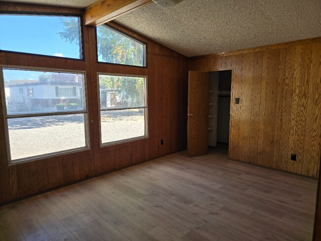 Foto del edificio - 324 W Blanco Blvd