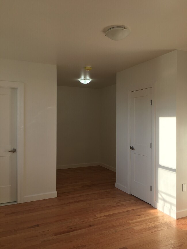 bed alcove - 3921 57th St
