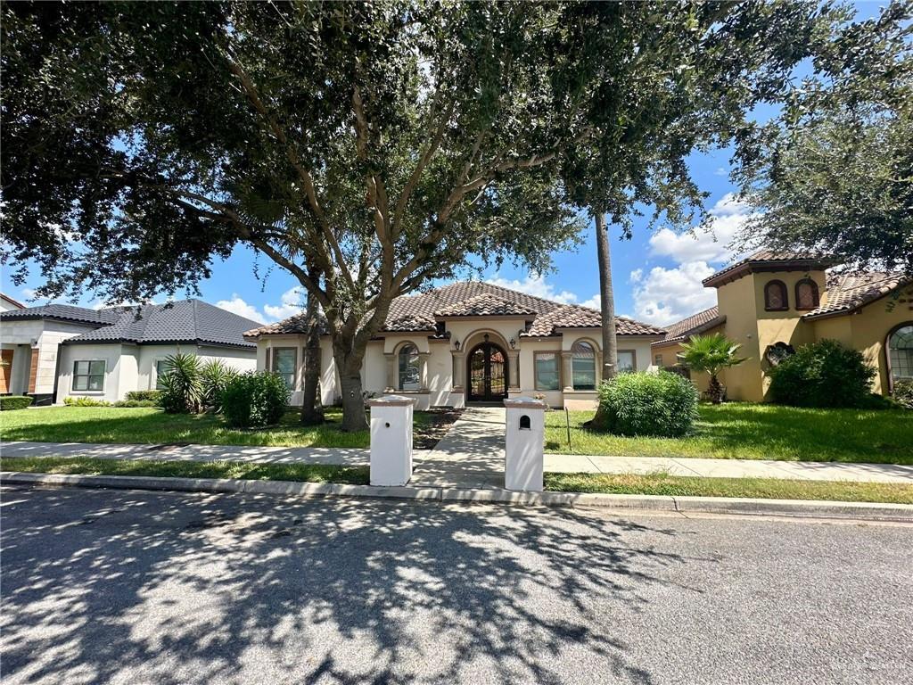 Foto principal - 1001 E Balboa Ave