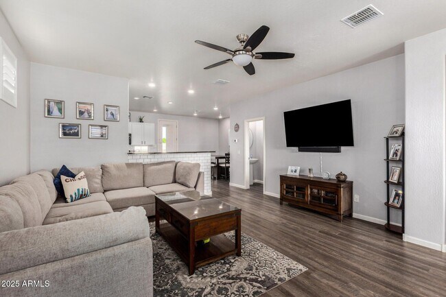 Foto del edificio - 36909 N Coronado Ln