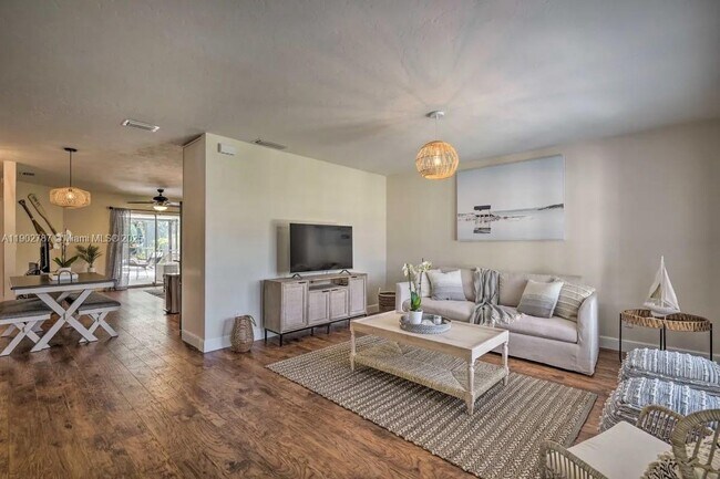 Foto del edificio - 558 102nd Ave N