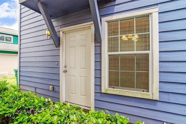 Foto del edificio - 6841 Larkstone St