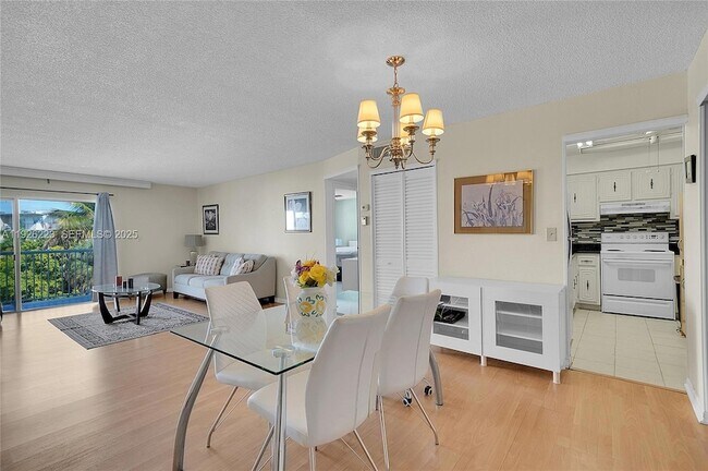 Foto del edificio - 17800 Atlantic Blvd