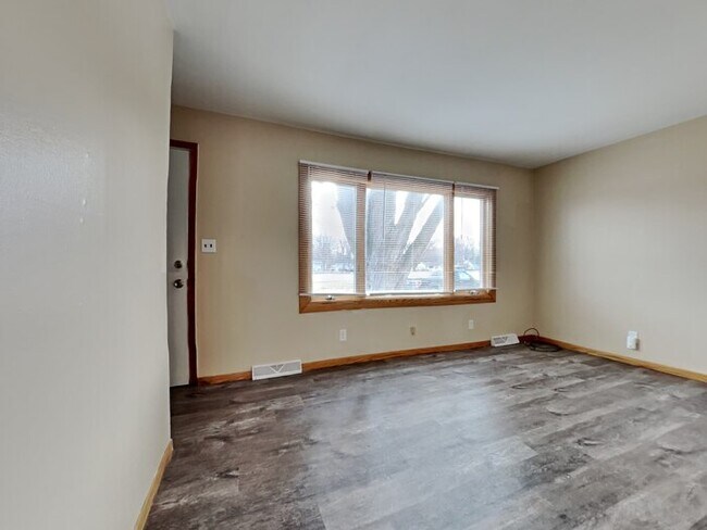 Building Photo - WINTER SPECIAL!! Fantastic 3 Bedroom, 1 Ba...