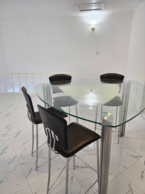 Foto del edificio - 108 Gardens Dr