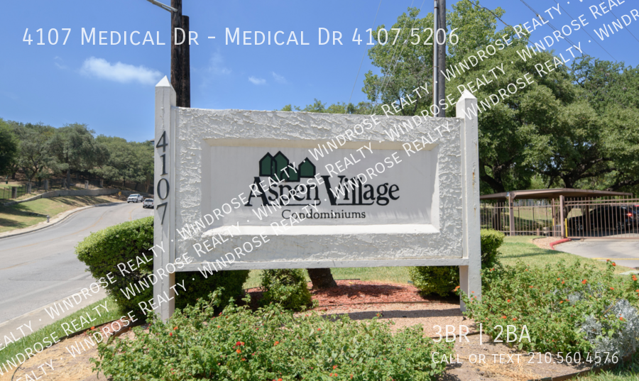 Foto principal - 3 Bedroom 2 Bath Condo in Medical Center!