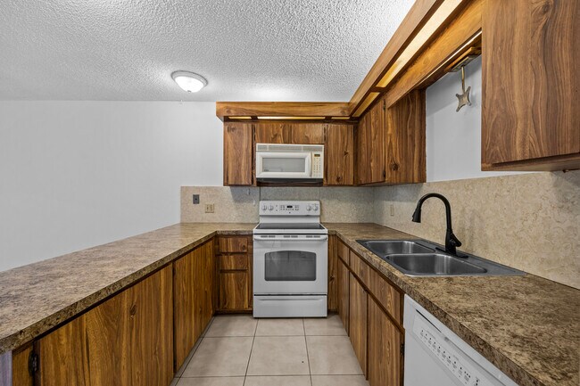Building Photo - 4211 Turnberry Cir