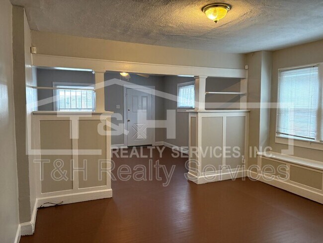 Foto del edificio - 4218 Carrollton Ave
