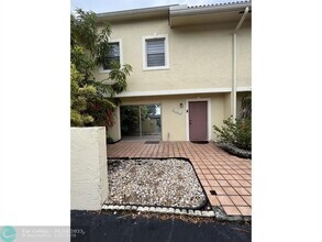 Building Photo - 4305 Coral Springs Dr