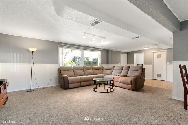 Building Photo - 5 br, 3 bath House - 7632 S Asotin St