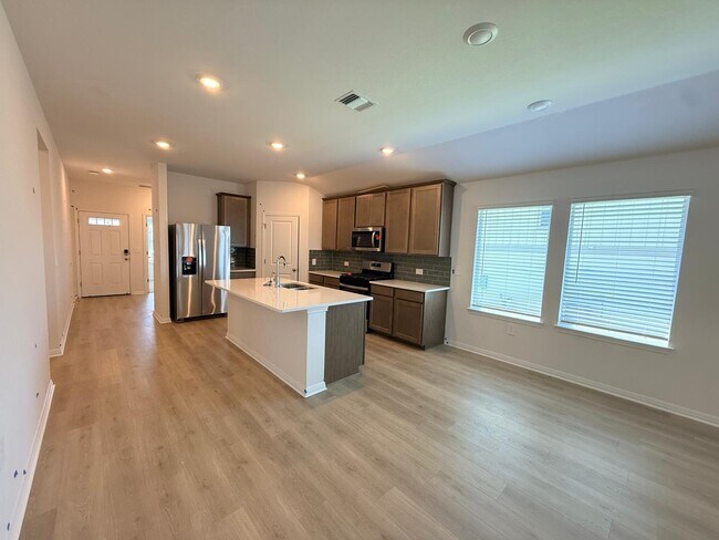 Foto del edificio - 5000 Stockton Ln