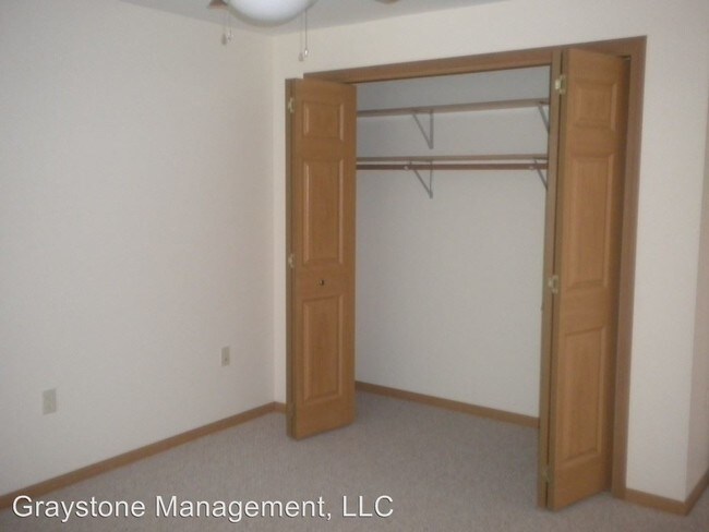 Building Photo - 3552-3558 E Meadows Pl