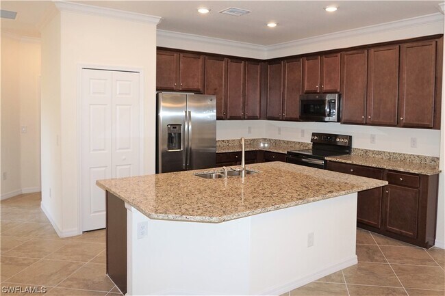 Foto del edificio - 9070 Woodhurst Dr