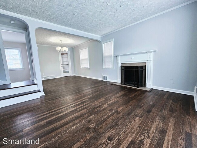 Building Photo - 3 br, 1.5 bath House - 1075 Pembrook Rd