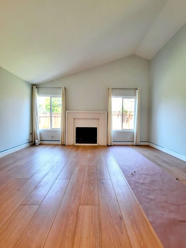 Foto del edificio - Beautifully Remodeled 3bd Single Story House: Everything Brand New!