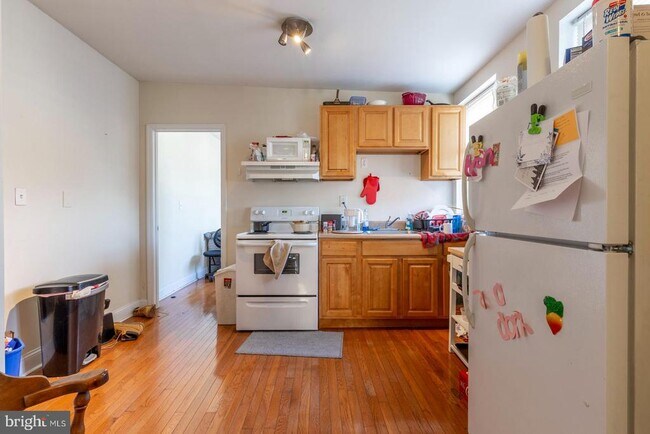 Building Photo - 2136 S 15th St