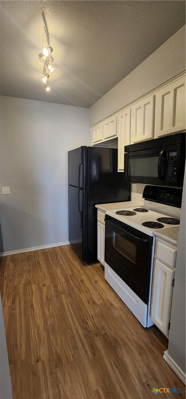 Foto del edificio - 1202 Thorpe Ln