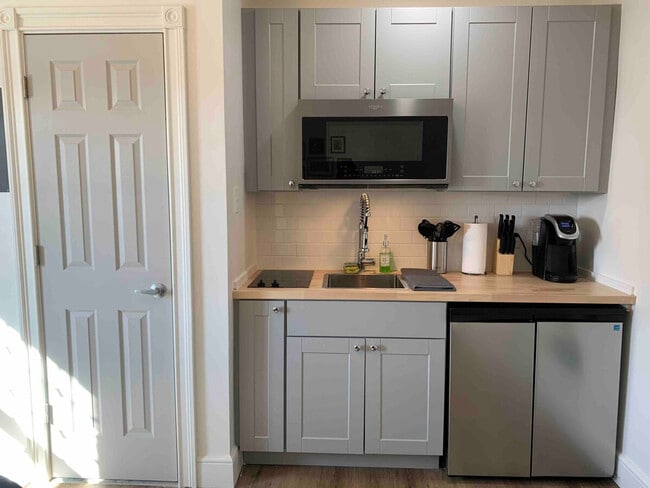 Building Photo - 101 N Pearl St