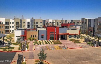 Building Photo - 7800 W Encanto Blvd