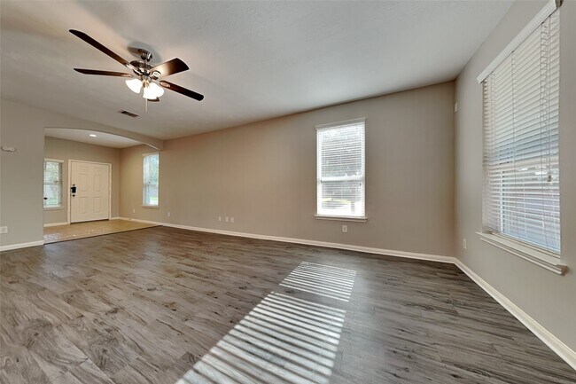 Building Photo - 21458 Hunter Hart Dr