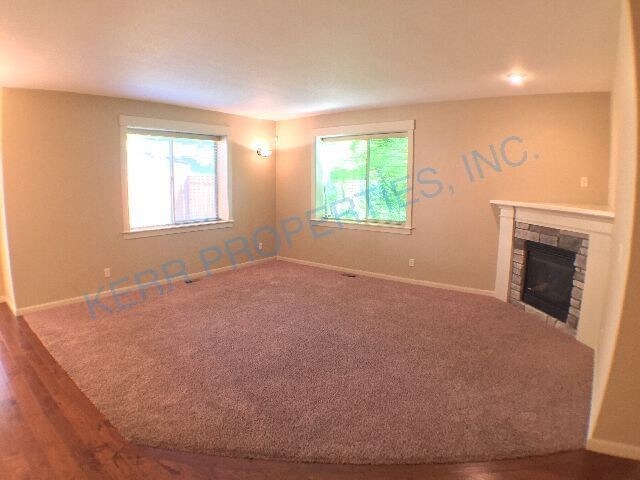 Building Photo - 10919 SE Remson Dr
