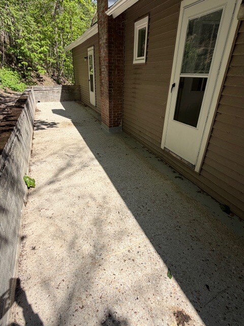 Building Photo - 632 Millers Run Rd
