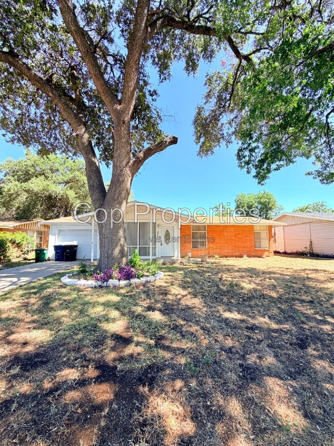 Building Photo - 4503 Eisenhauer Rd