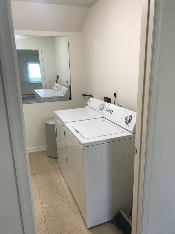 30 W Commerce St, Smyrna, DE 19977 Room for Rent in Smyrna, DE