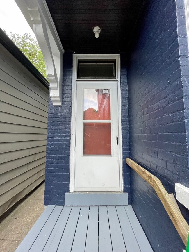 Building Photo - 311 E 18th St