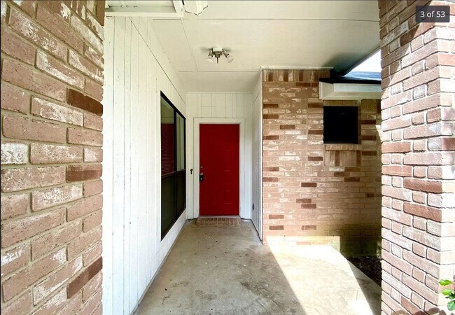 Building Photo - 7705 Forest Fern