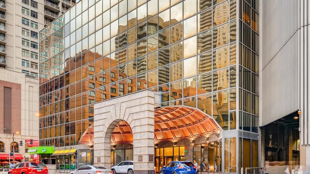 Foto del edificio - 10 E Ontario