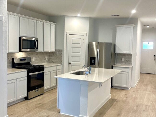 Building Photo - 31710 Carlisle Cv Ct