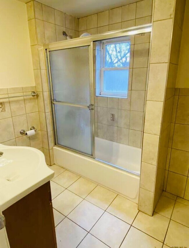 Building Photo - PM 320 1st St.