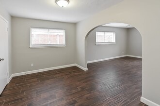 Building Photo - 11122 Kirwin Ln