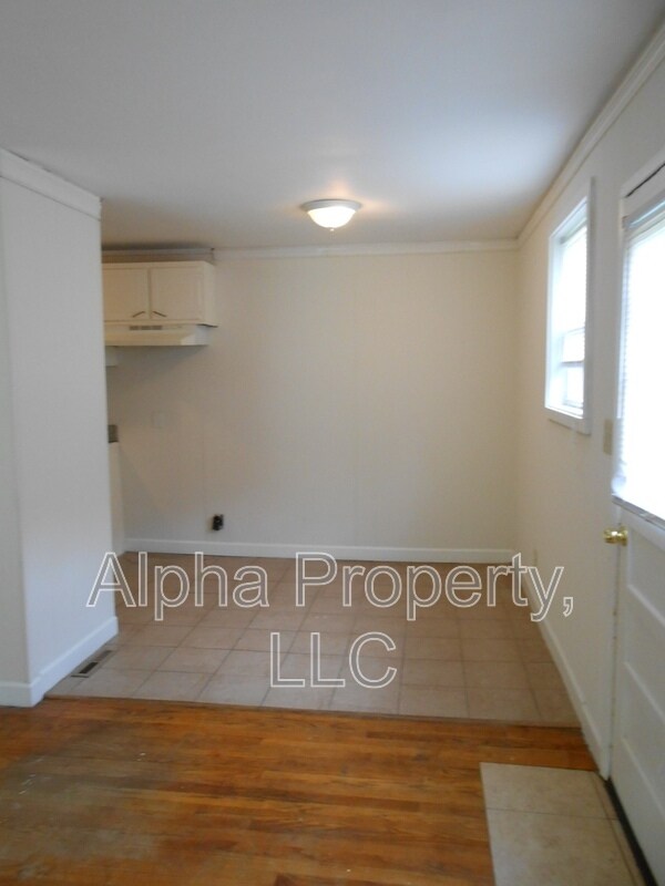 Foto del edificio - 212 Campbell Ave