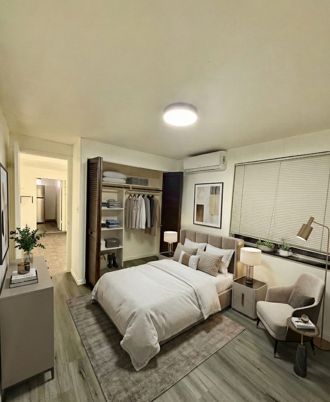 Building Photo - 6860 N Waterway Dr