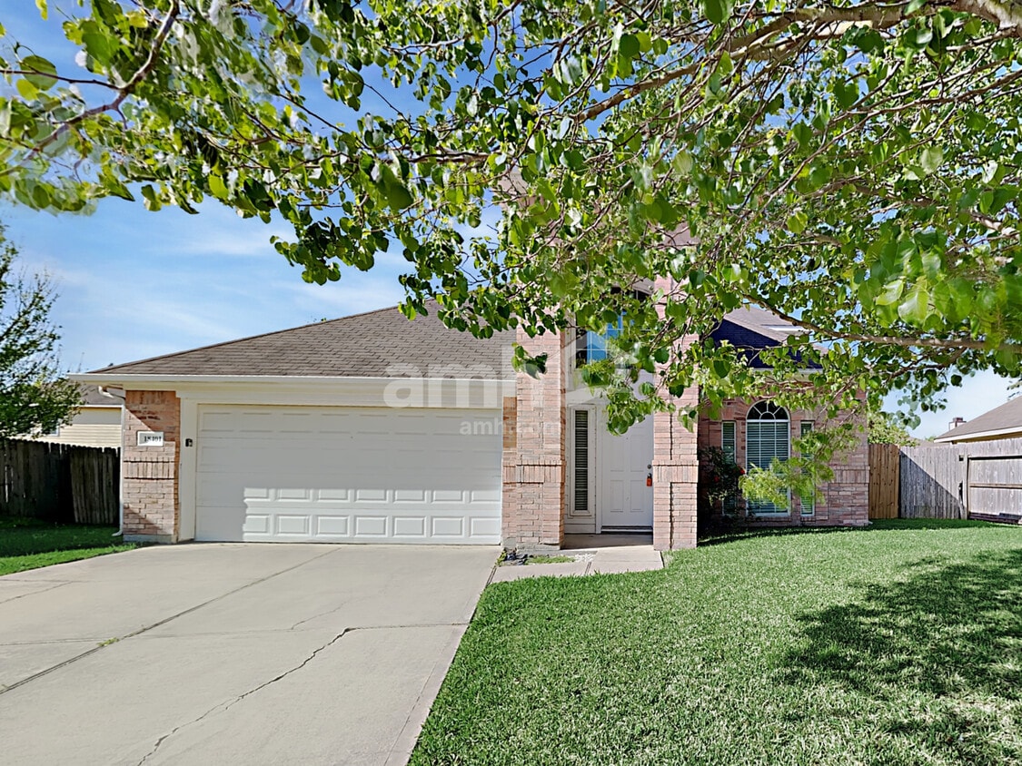 Foto principal - 18401 Sunrise Oaks Ct