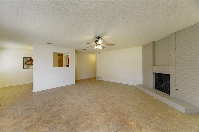 Building Photo - 7603 Whispering Winds Dr